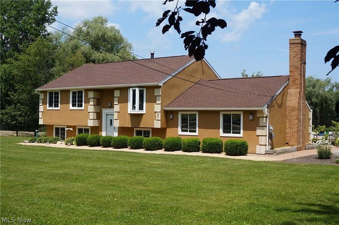 35 Acres of Land with Home for Sale in Ashtabula, Ohio