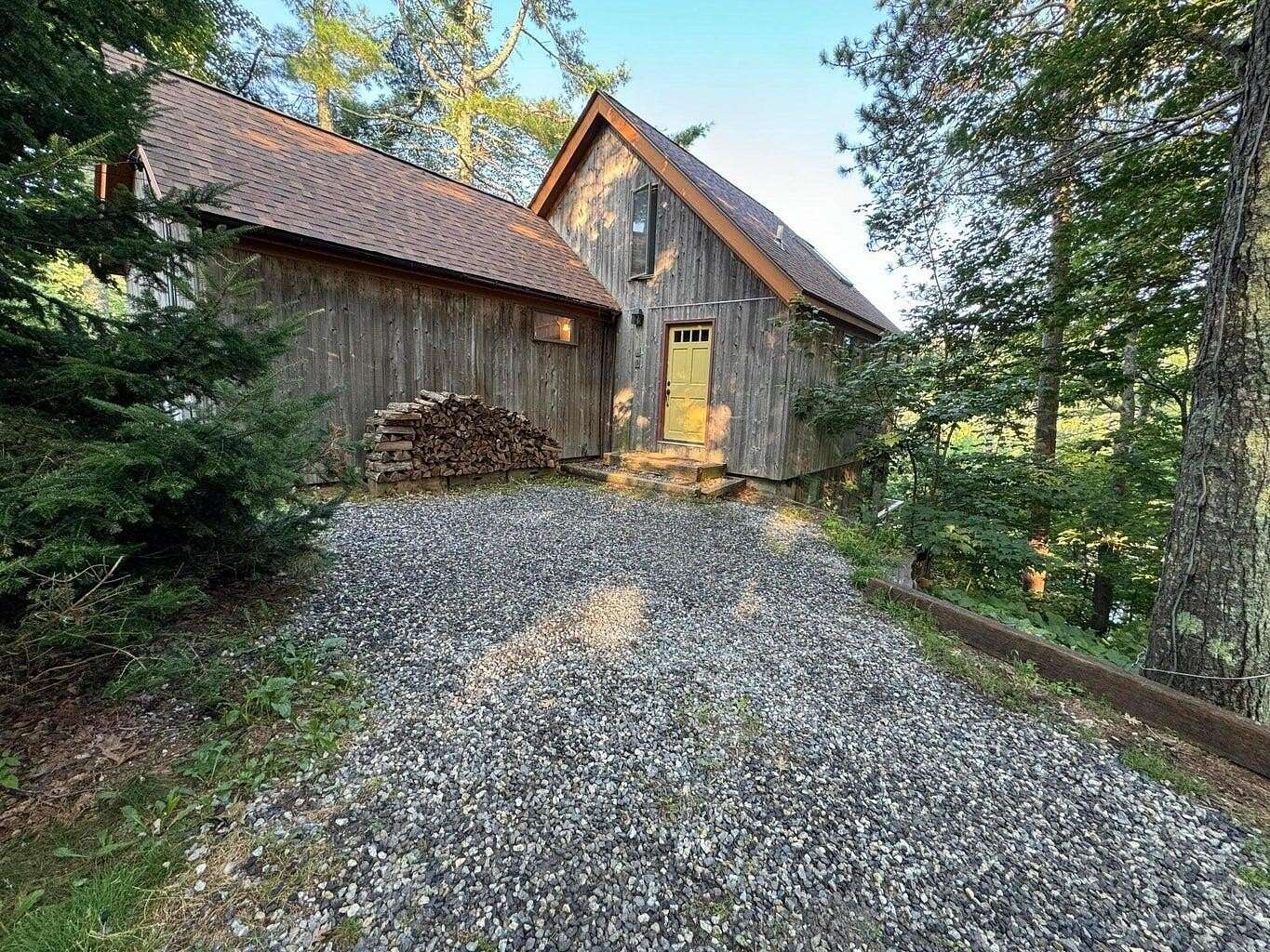 3.75 Acres of Land with Home for Sale in Harpswell Town, Maine