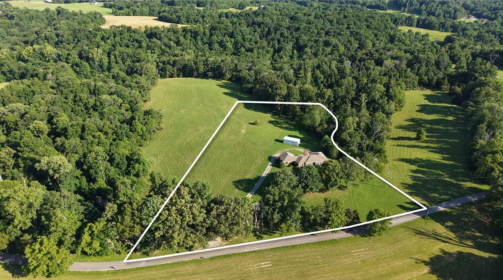 5 Acres of Land with Home for Auction in Springfield, Tennessee