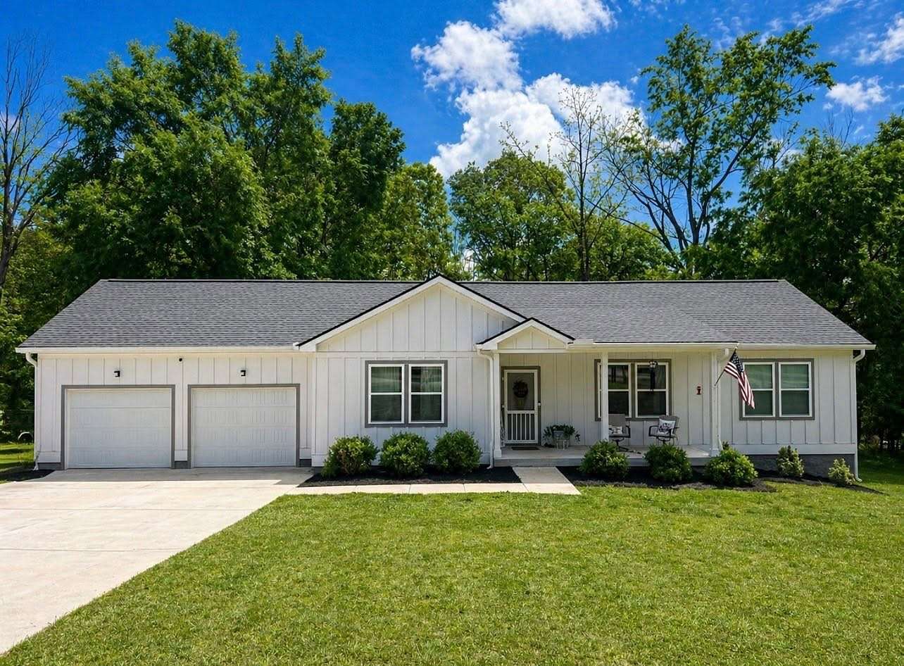 6 Acres of Land with Home for Sale in Dickson, Tennessee