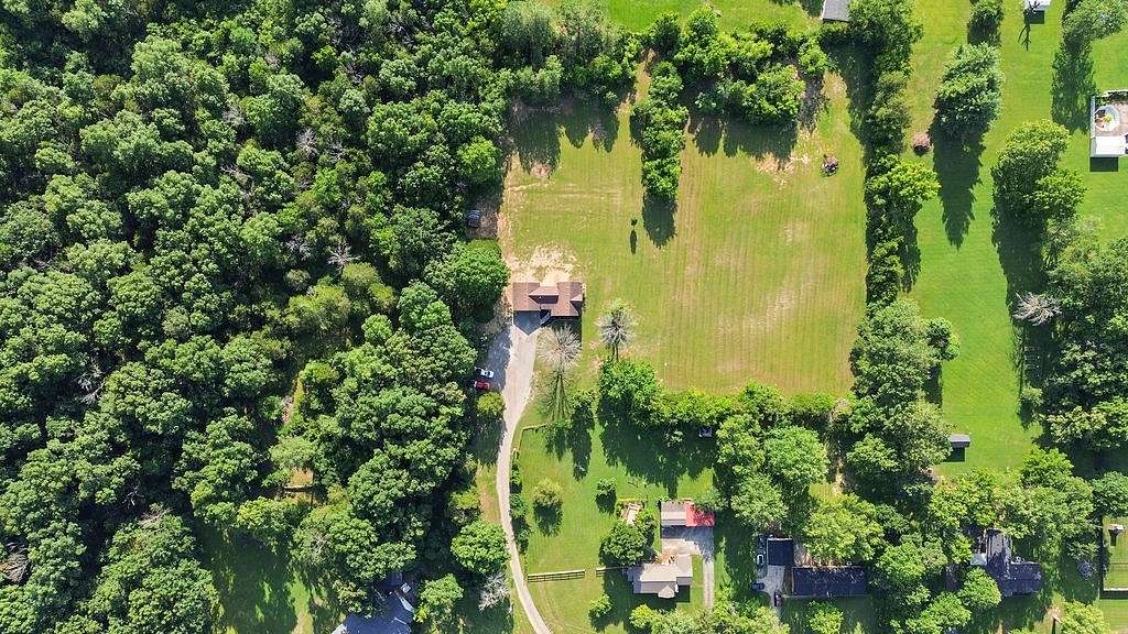 4 Acres of Land with Home for Sale in Mount Juliet, Tennessee