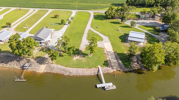 2 Acres of Residential Land for Sale in Savannah, Tennessee