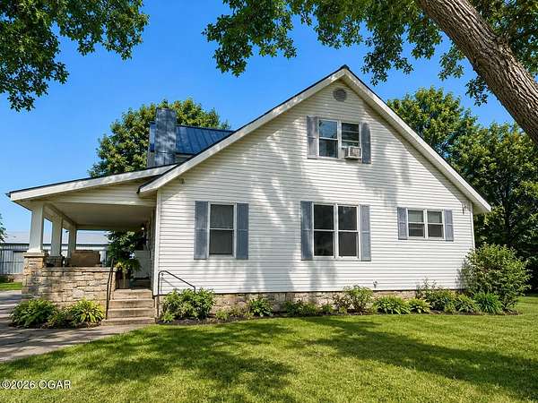 5 Acres of Land with Home for Sale in Carthage, Missouri