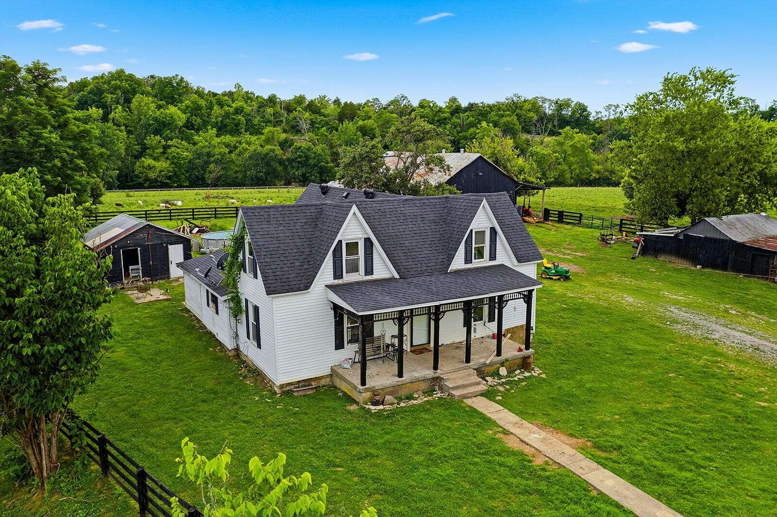 13.9 Acres of Land with Home for Sale in Harrodsburg, Kentucky