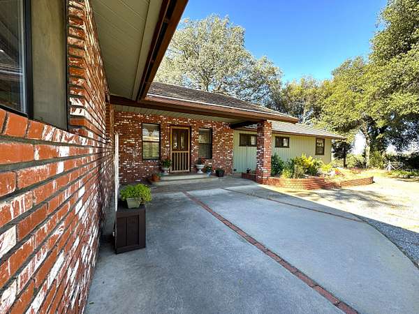 7.36 Acres of Land with Home for Sale in California Hot Springs, California