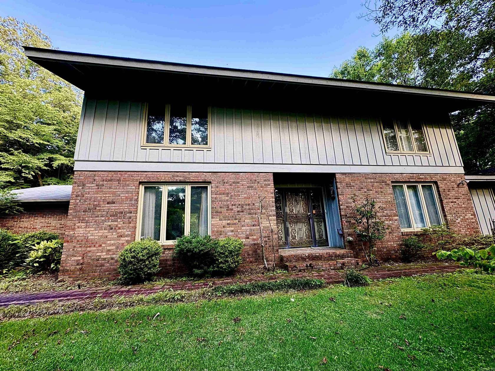 2.6 Acres of Land with Home for Sale in Helena, Arkansas