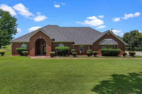 4.79 Acres of Land with Home for Sale in Kilgore, Texas