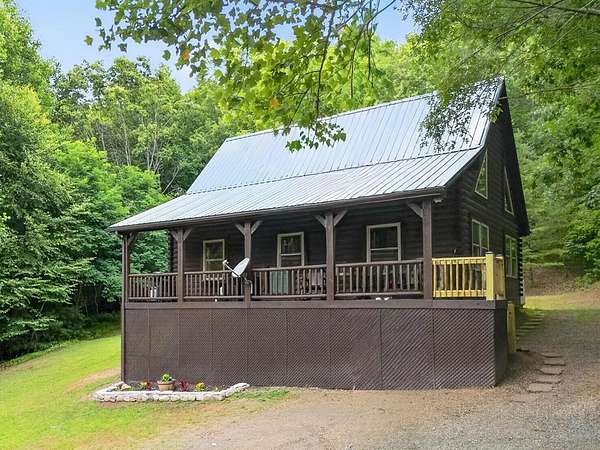 5.14 Acres of Land with Home for Sale in Woodlawn, Virginia
