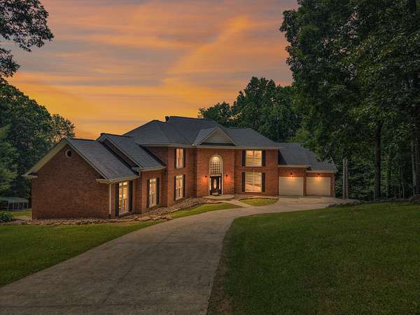 3.17 Acres of Land with Home for Sale in South Pittsburg, Tennessee