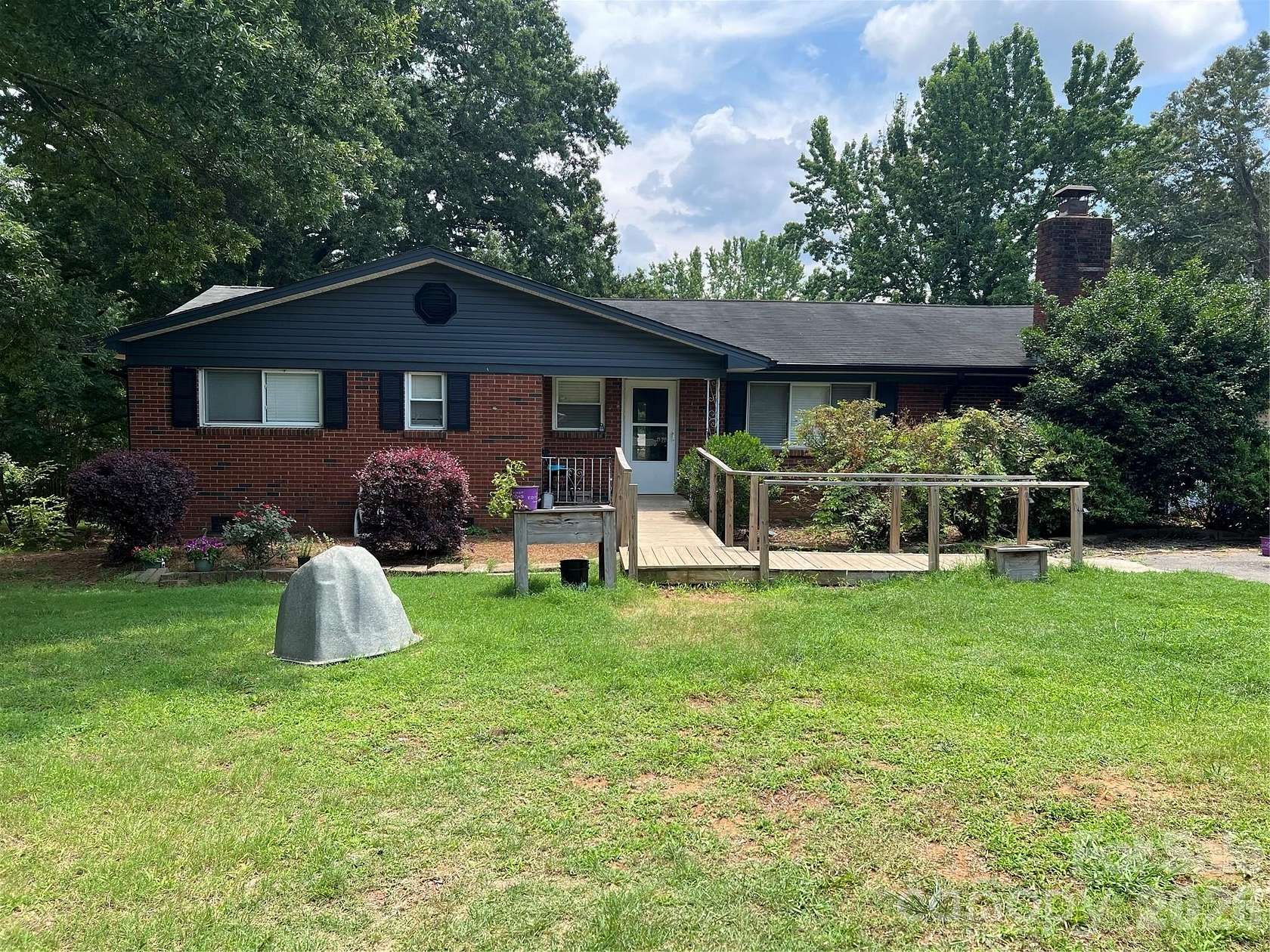 1.52 Acres of Land with Home for Sale in Charlotte, North Carolina