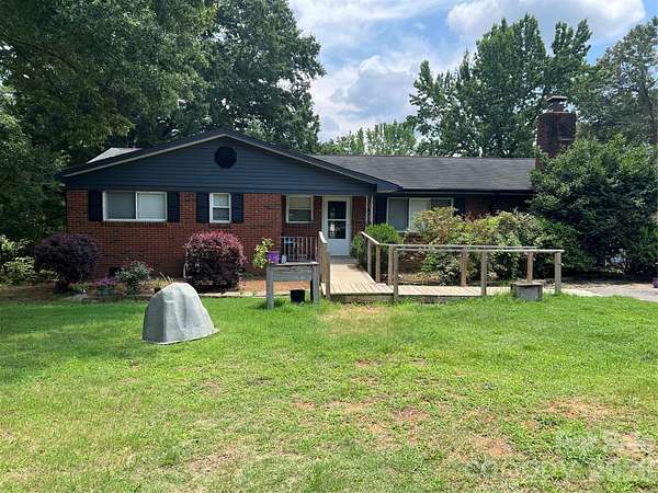 1.52 Acres of Land with Home for Sale in Charlotte, North Carolina