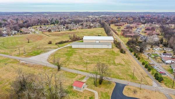 5.63 Acres of Improved Commercial Land for Sale in Hopkinsville, Kentucky