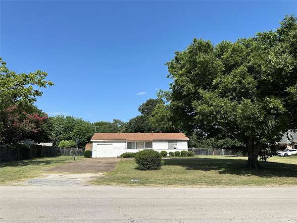 0.9 Acres of Residential Land for Sale in Colleyville, Texas