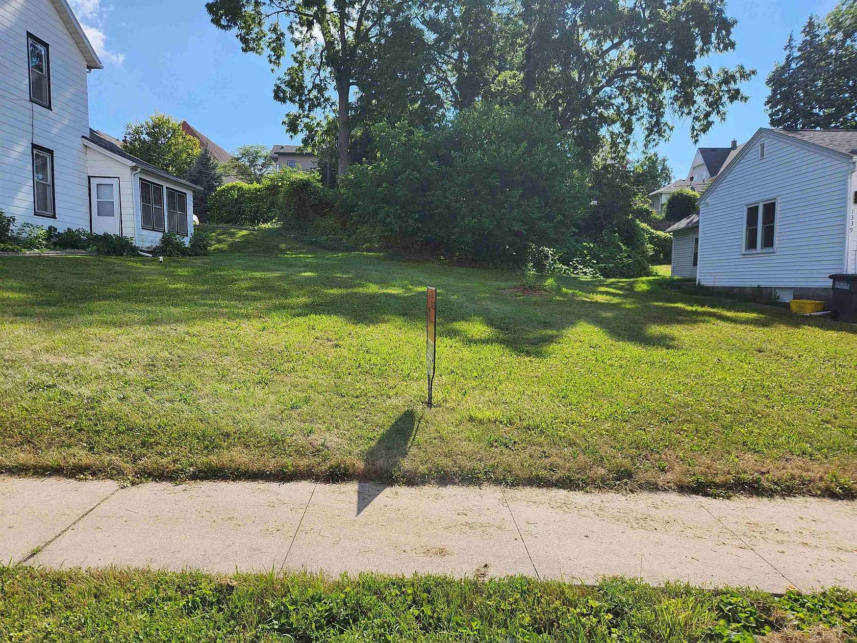 0.13 Acres of Residential Land for Sale in Dubuque, Iowa