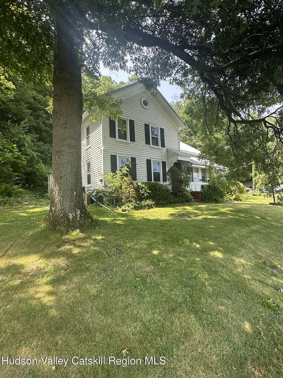 4.3 Acres of Land with Home for Sale in Coxsackie, New York