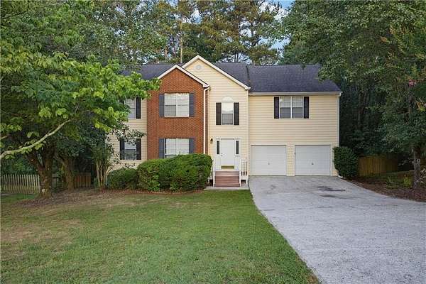 1.67 Acres of Land with Home for Sale in Grayson, Georgia