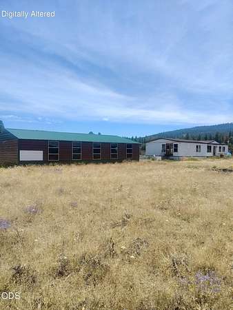 5.78 Acres of Land with Home for Sale in Sprague River, Oregon