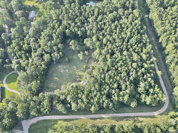 7.6 Acres of Residential Land for Sale in Clinton, Louisiana