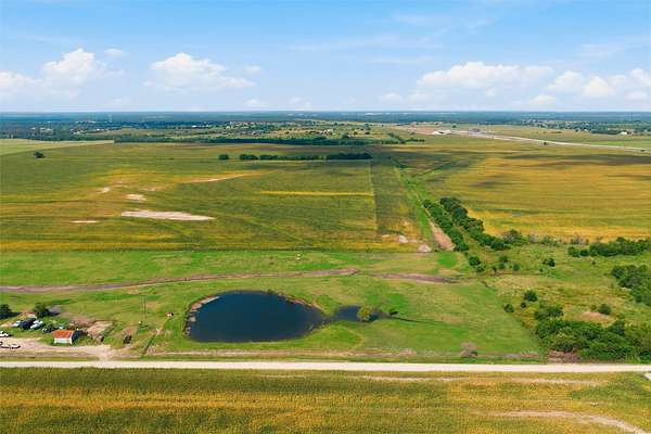 23 Acres of Agricultural & Residential Land for Sale in Axtell, Texas