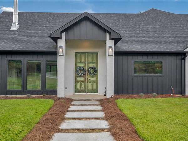 4.74 Acres of Land with Home for Sale in Diboll, Texas