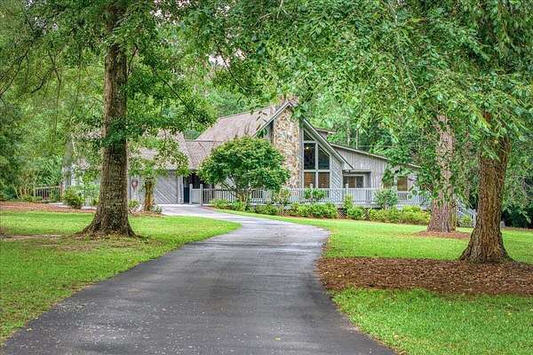 8 Acres of Land with Home for Sale in Jay, Florida
