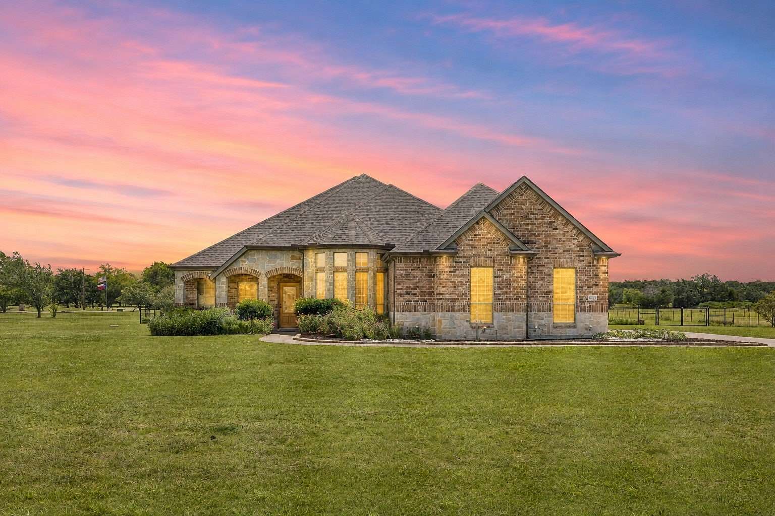1.5 Acres of Land with Home for Sale in Royse City, Texas