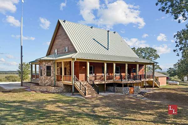 80 Acres of Land with Home for Sale in Marietta, Oklahoma