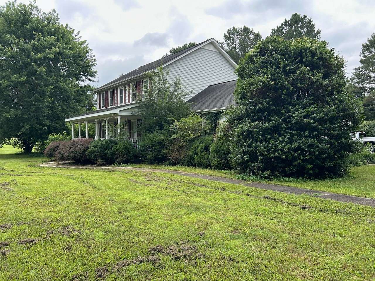 1.86 Acres of Land with Home for Sale in Tullahoma, Tennessee