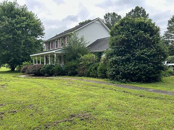 1.86 Acres of Land with Home for Sale in Tullahoma, Tennessee