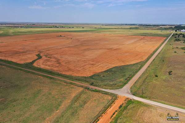 10 Acres of Land for Sale in Vernon, Texas
