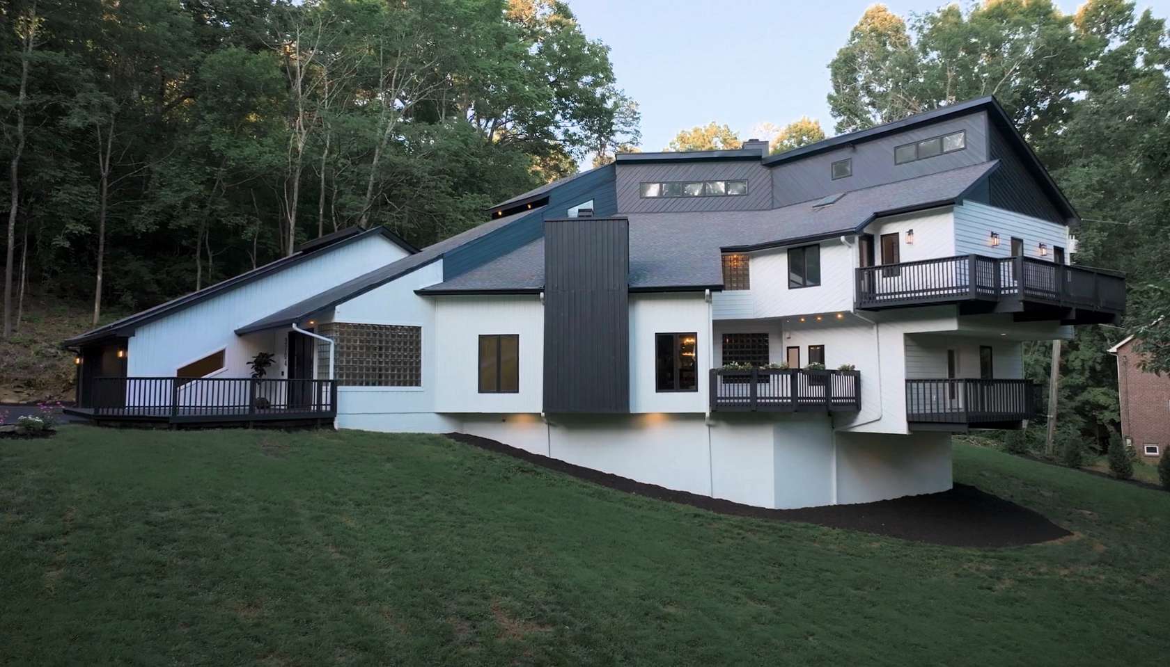 2.88 Acres of Land with Home for Sale in Nashville, Tennessee