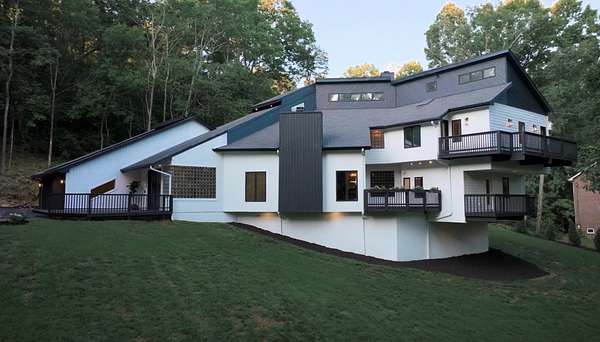 2.88 Acres of Land with Home for Sale in Nashville, Tennessee