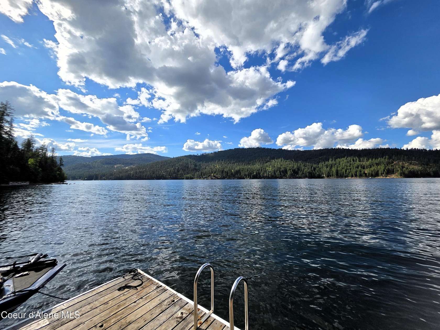 扁額　湖 1.88 Acres of Land with Home for Sale in Spirit Lake, Idaho