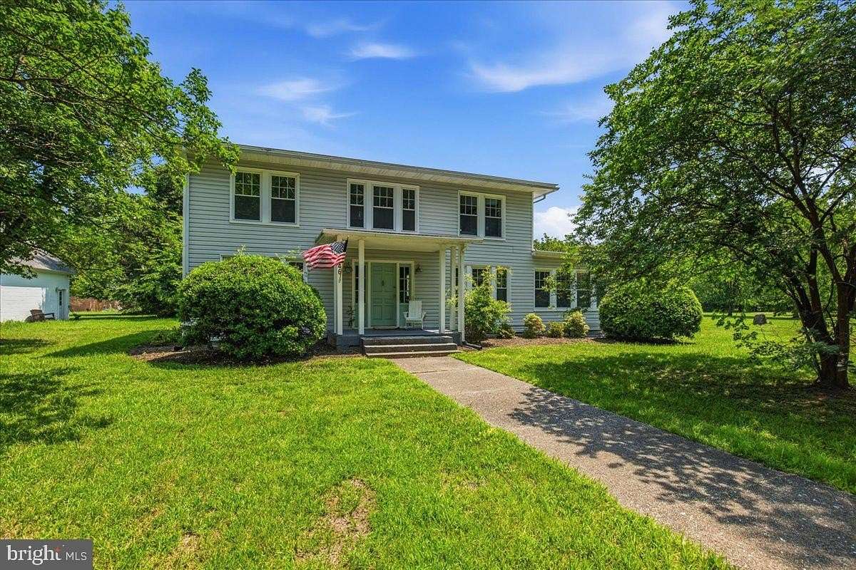 2.2 Acres of Land with Home for Sale in Piney Point, Maryland