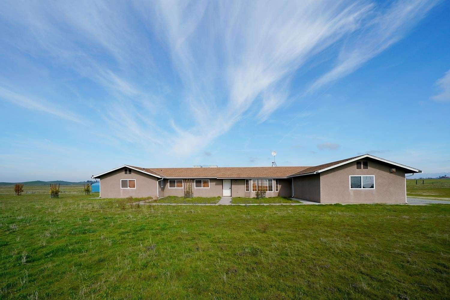41.7 Acres of Land with Home for Sale in Raymond, California