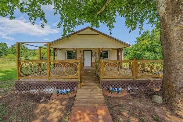 20.8 Acres of Land with Home for Sale in Chelsea, Oklahoma