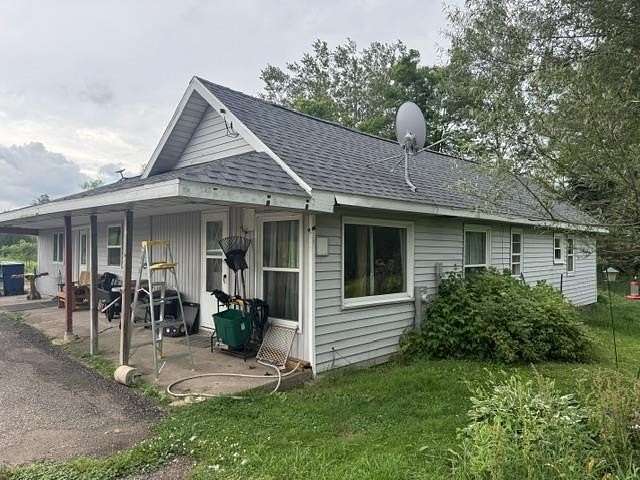 4 Acres of Land with Home for Sale in Tigerton, Wisconsin