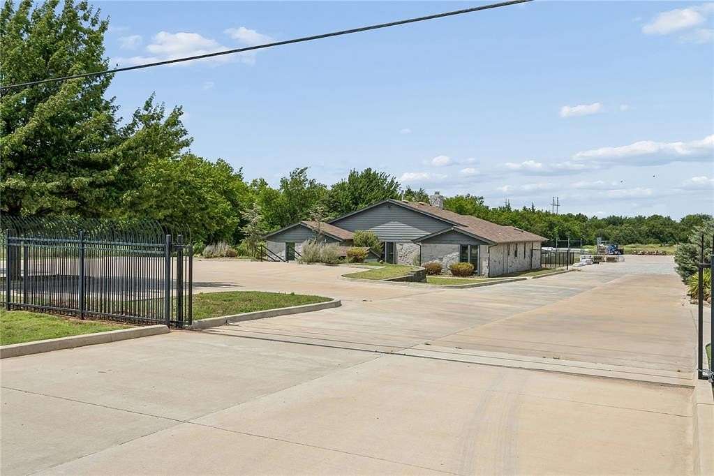 8.28 Acres of Improved Mixed-Use Land for Sale in El Reno, Oklahoma