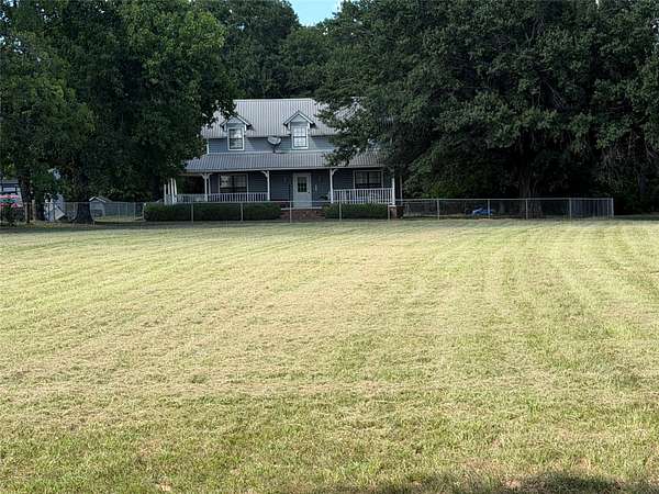 4 Acres of Mixed-Use Land for Sale in Wills Point, Texas