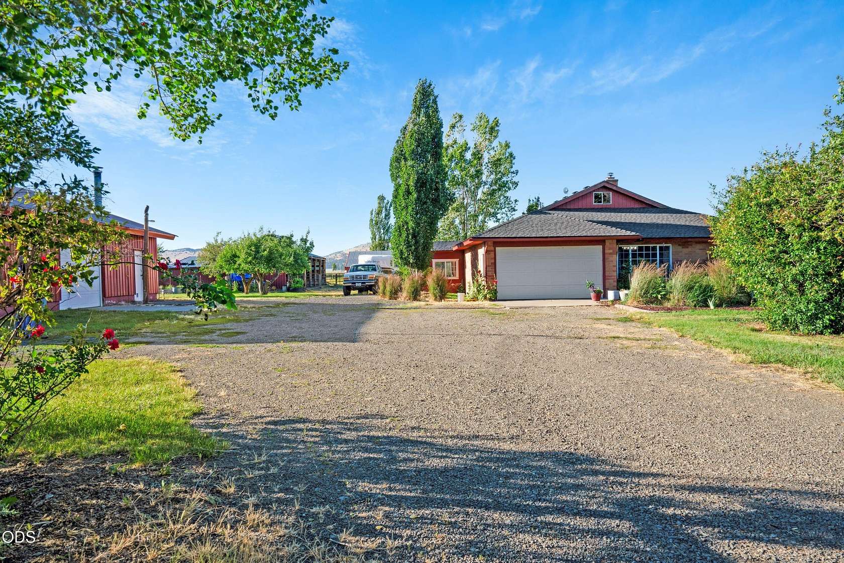 10.7 Acres of Land with Home for Sale in Klamath Falls, Oregon