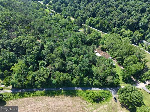 7 Acres of Residential Land for Sale in Berkeley Springs, West Virginia