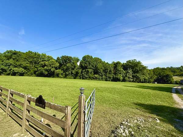 1 Acre of Residential Land for Sale in Columbia, Tennessee