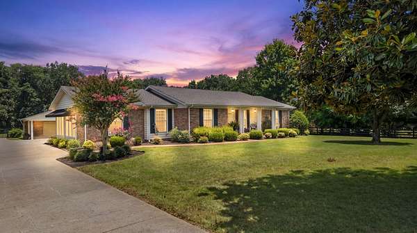 11 Acres of Land with Home for Sale in Murfreesboro, Tennessee
