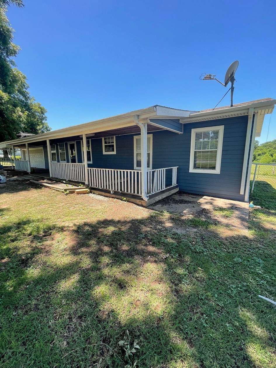 10 Acres of Land with Home for Sale in Pauls Valley, Oklahoma