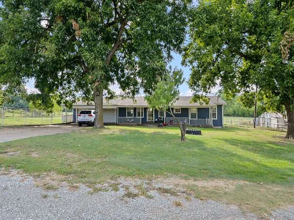 11 Acres of Land with Home for Sale in Pauls Valley, Oklahoma