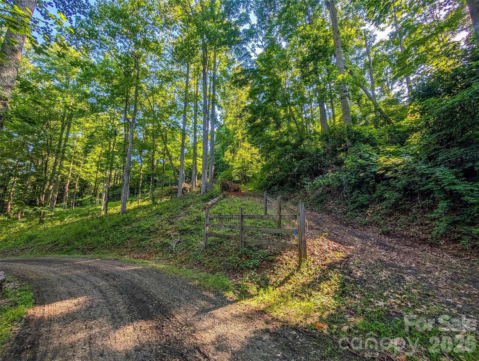 1 Acre of Residential Land for Sale in Bakersville, North Carolina