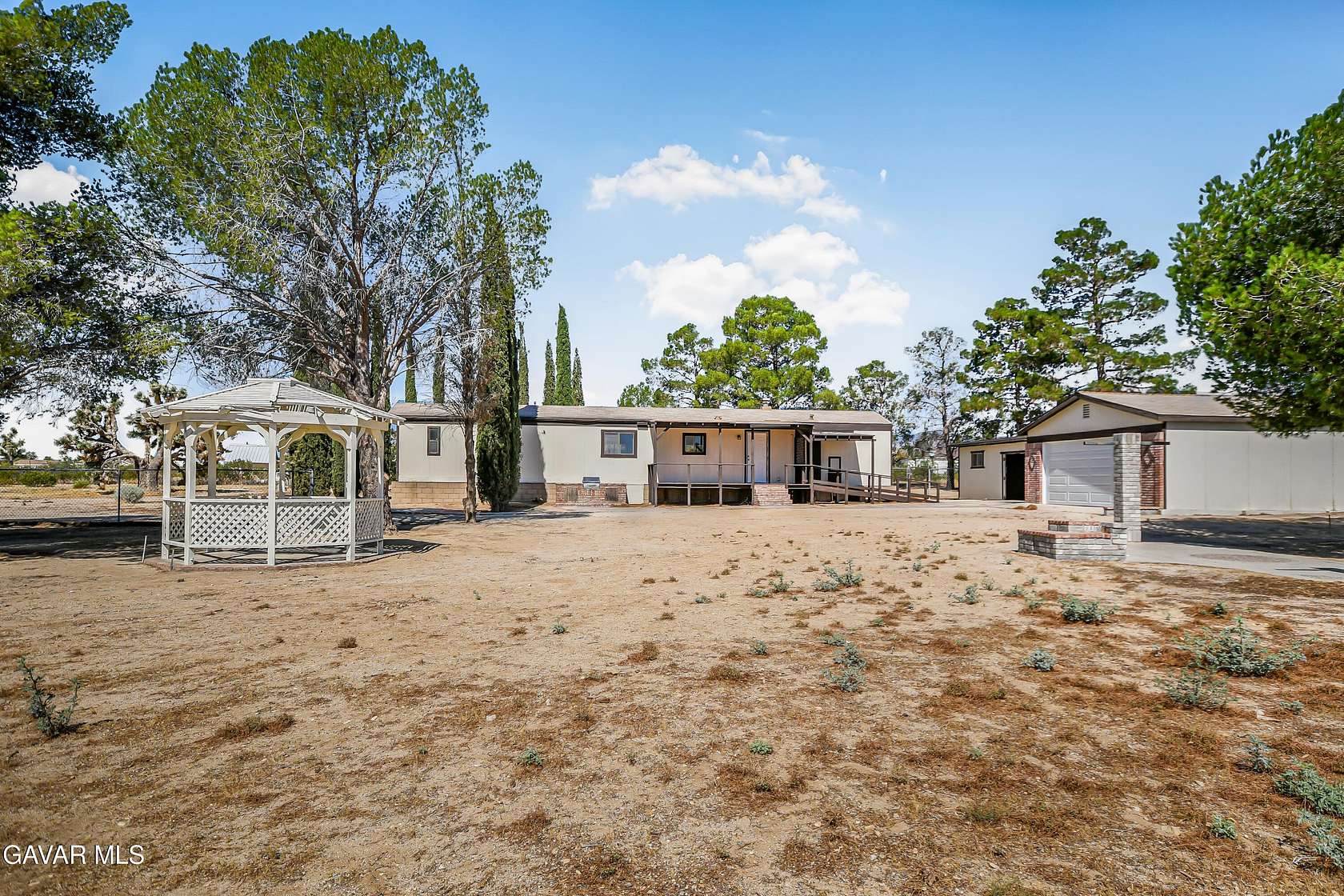2.5 Acres of Land with Home for Sale in Mojave, California