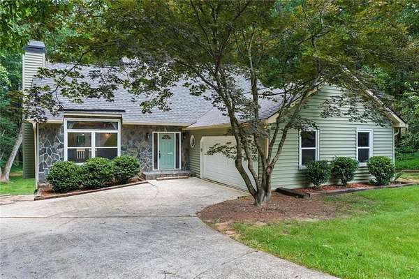 2 Acres of Land with Home for Sale in Fayetteville, Georgia