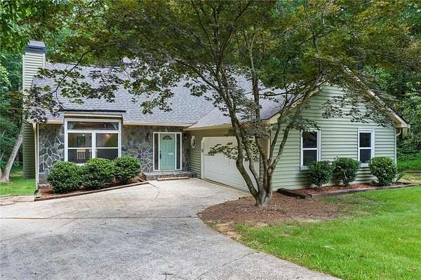 2 Acres of Land with Home for Sale in Fayetteville, Georgia