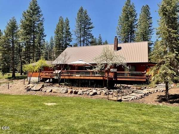 7.8 Acres of Land with Home for Sale in Klamath Falls, Oregon